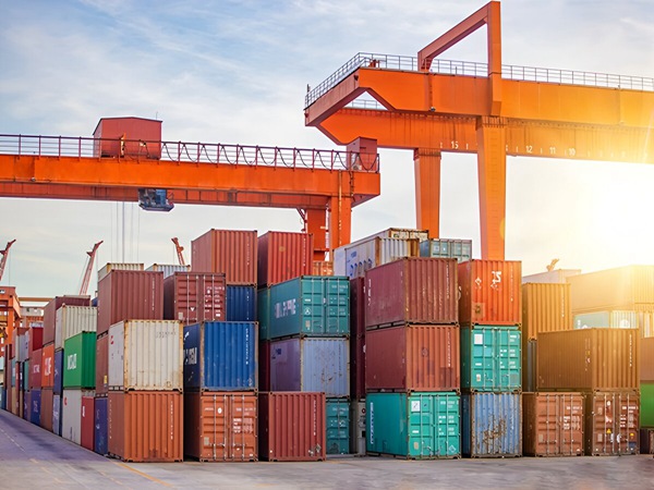 <b>山东泰安龙门吊租赁厂家港口集装箱龙门</b>