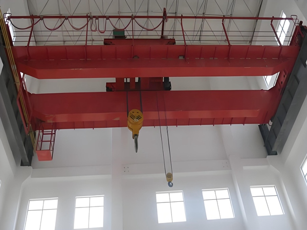 <b>安徽黄山行车行吊与龙门吊的区别</b>