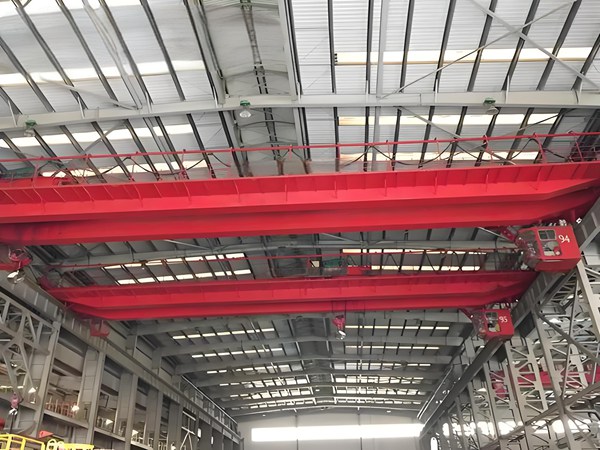 <b>新疆昌吉行车行吊销售厂家40吨双梁桥式</b>