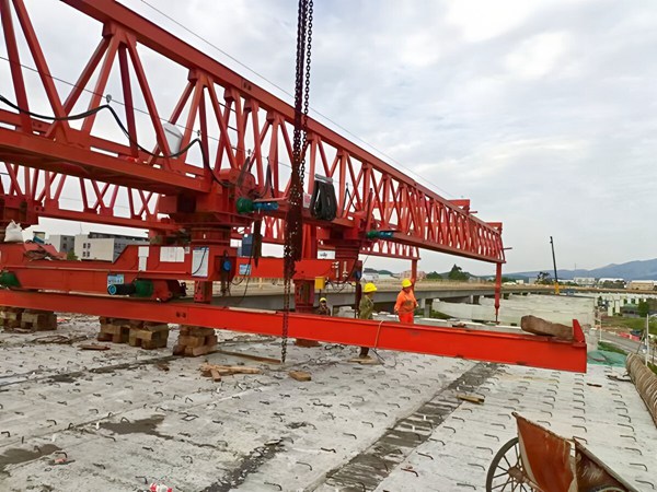 <b>山东威海步履式架桥机与跨墩式架桥机哪</b>